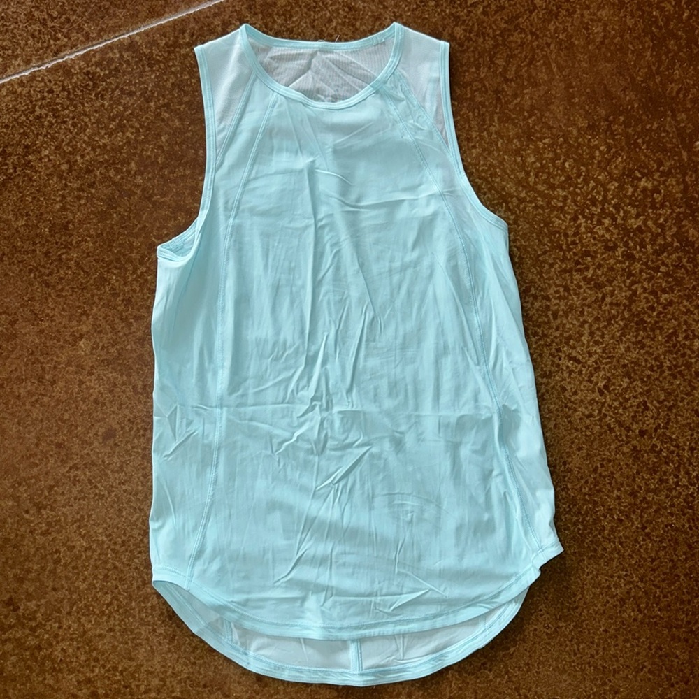 Lululemon sculpt tank top with back vent, icing blue, size 2, nwot.